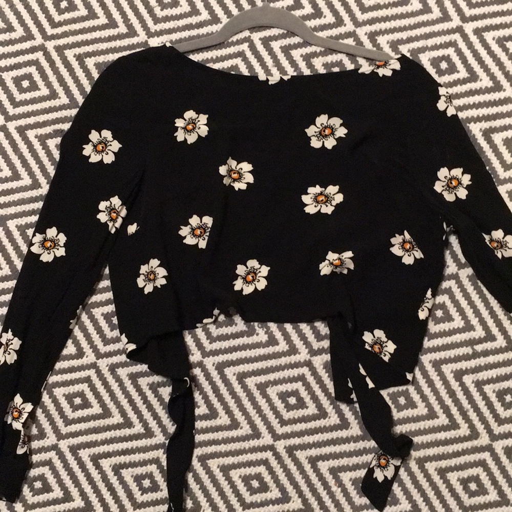 Kendall & Kylie flower crop WORN ONCE